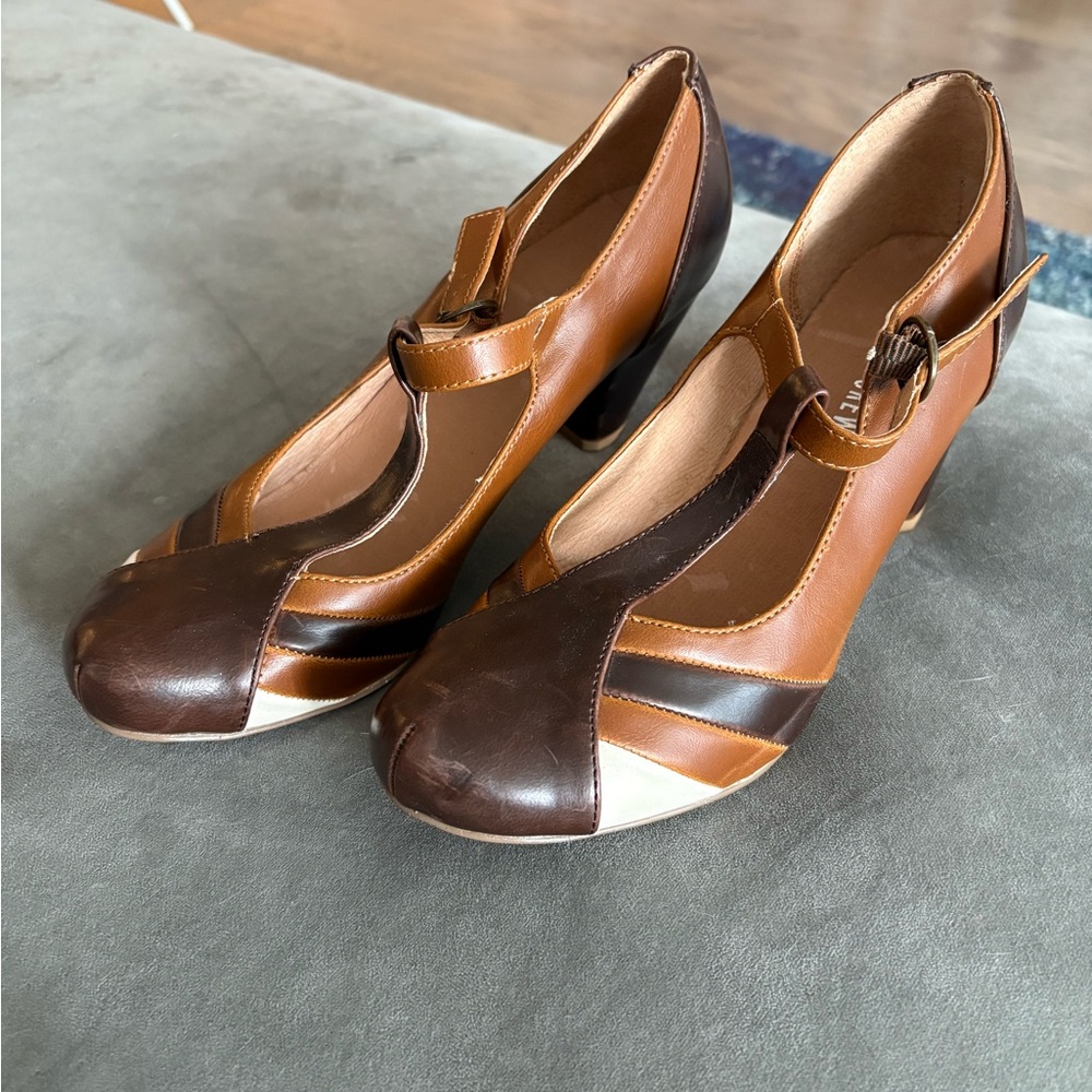 Chelsea Crew Brown and Tan Heels